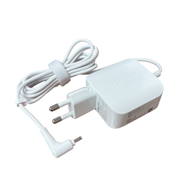 [삼성전자] 아답터, 100~240V / 19V 2.37A 45W [내경1.1mm/외경3.0mm] AD-4519AKR  [화이트]